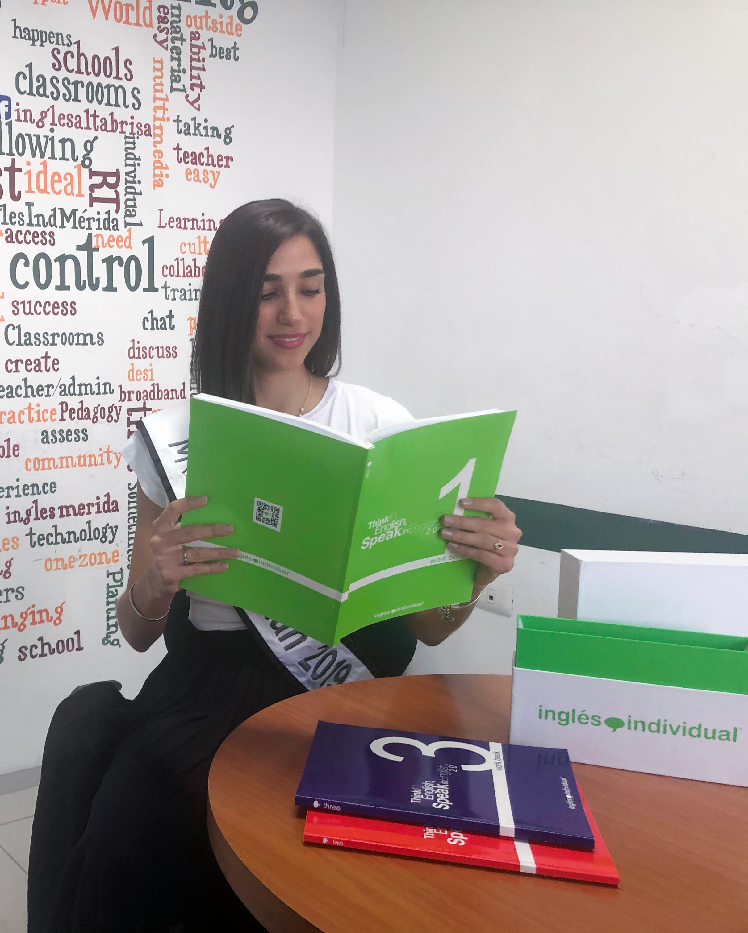 Miss Campeche 2022 Estudiando con inglés individual